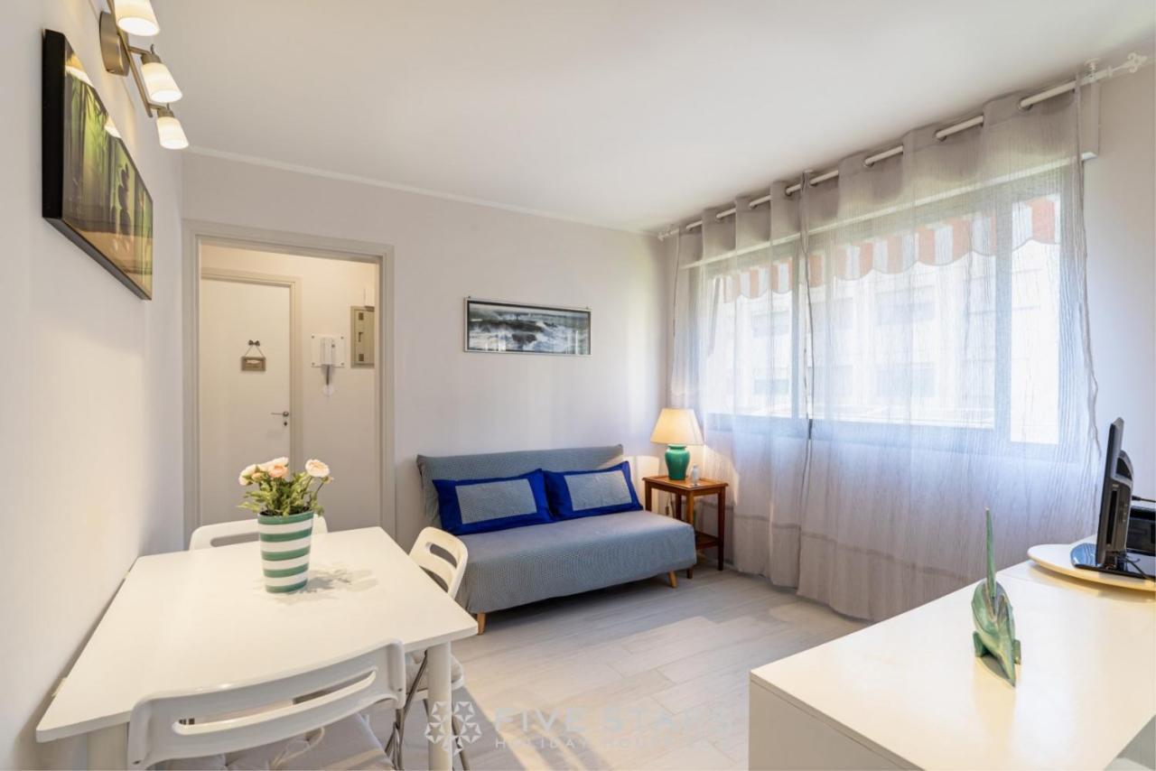 La Canard Des Etoiles Five Stars Holiday House ニース エクステリア 写真