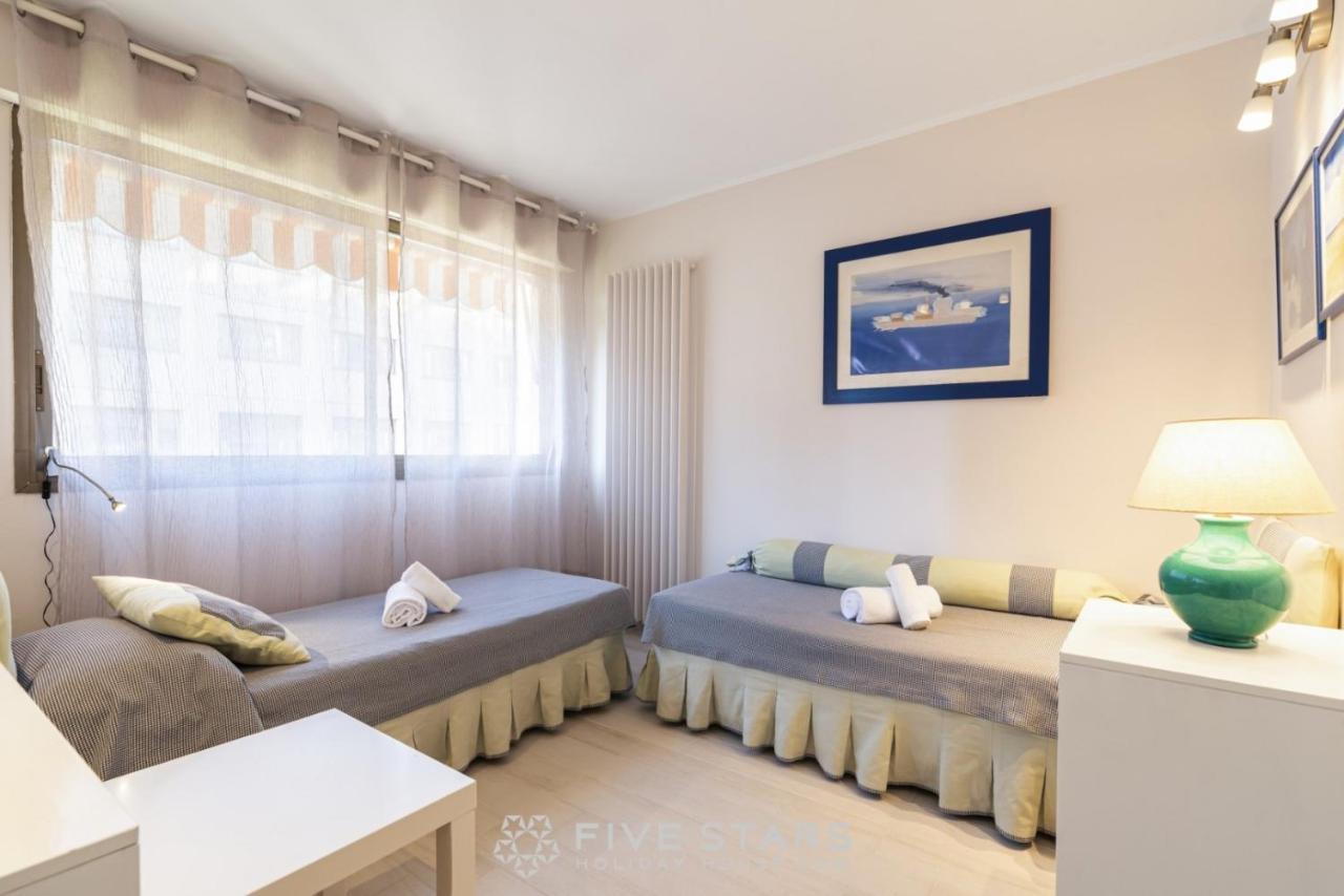 La Canard Des Etoiles Five Stars Holiday House ニース エクステリア 写真